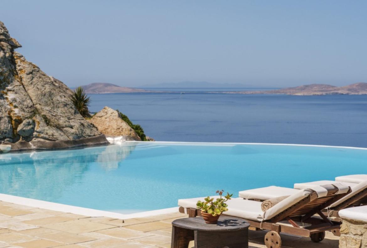 Luxury 4 bedroom holiday villa with private pool in Mykonos Greece (PV822)