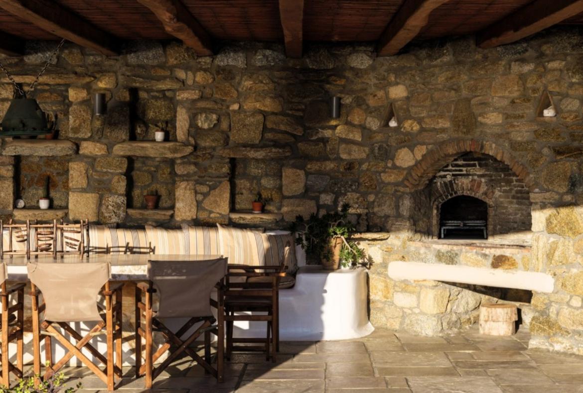 Luxury 4 bedroom holiday villa with private pool in Mykonos Greece (PV822)