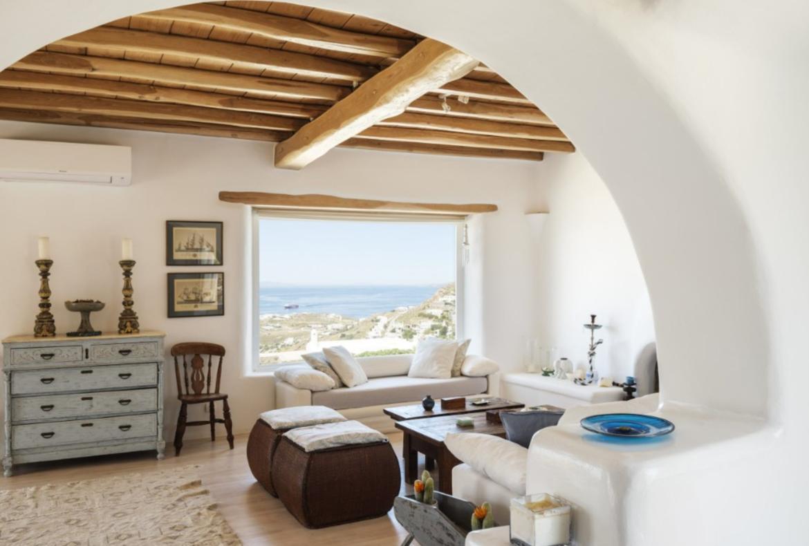 Luxury 4 bedroom holiday villa with private pool in Mykonos Greece (PV822)