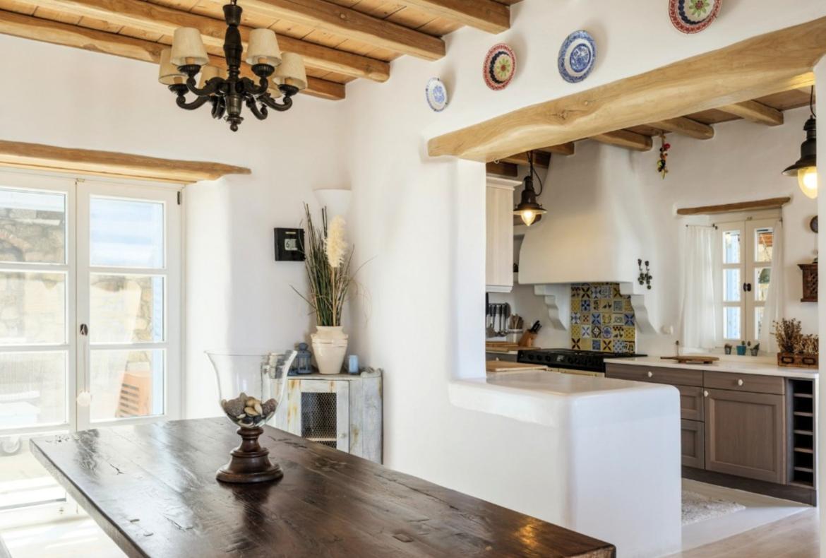Luxury 4 bedroom holiday villa with private pool in Mykonos Greece (PV822)