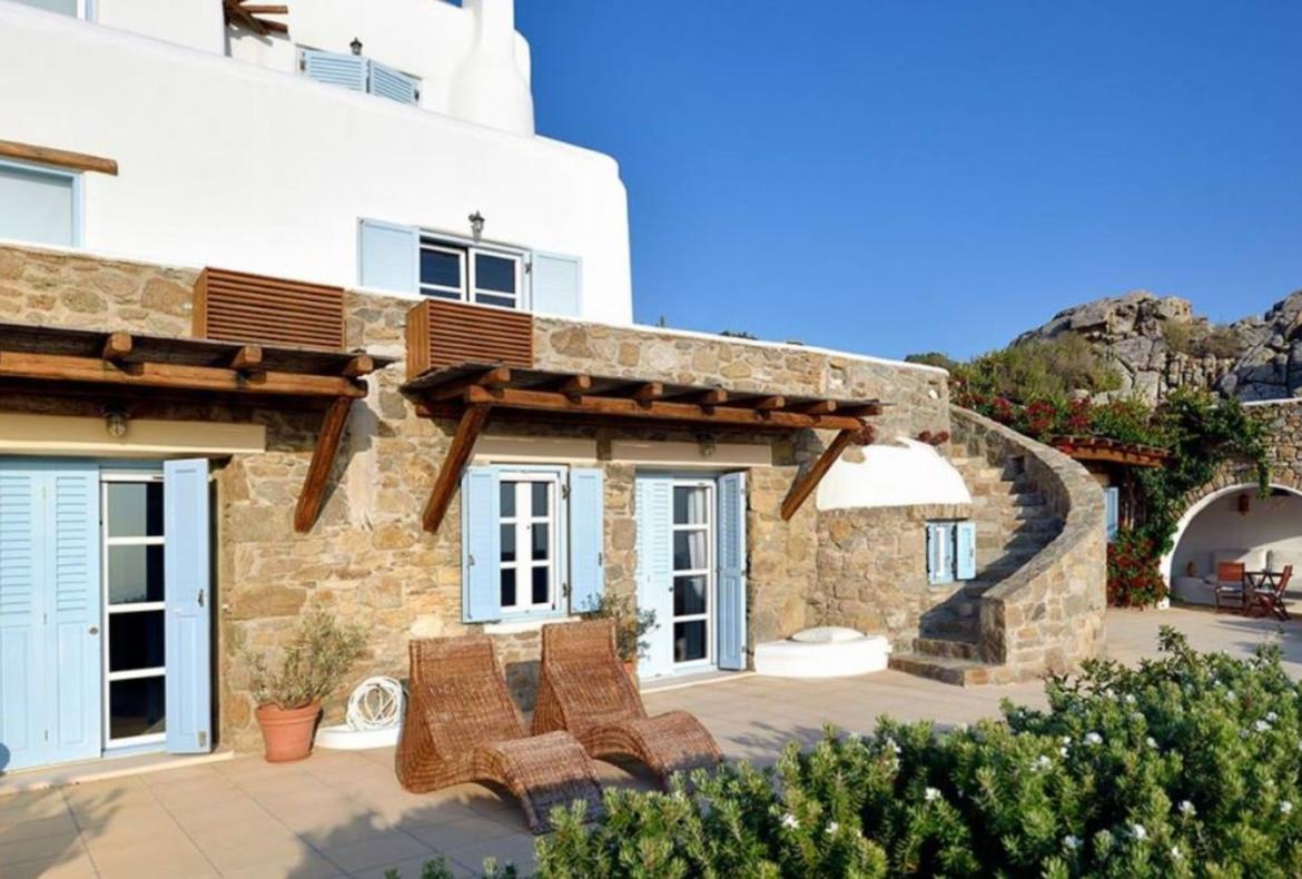 Luxury 4 bedroom holiday villa with private pool in Mykonos Greece (PV822)