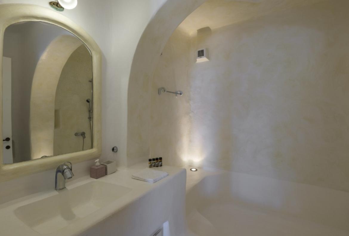 Luxury 4 bedroom holiday villa with private pool in Mykonos Greece (PV822)