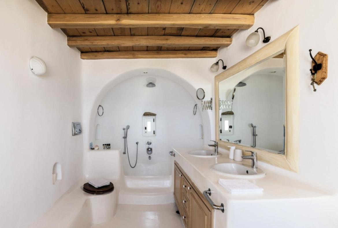 Luxury 4 bedroom holiday villa with private pool in Mykonos Greece (PV822)