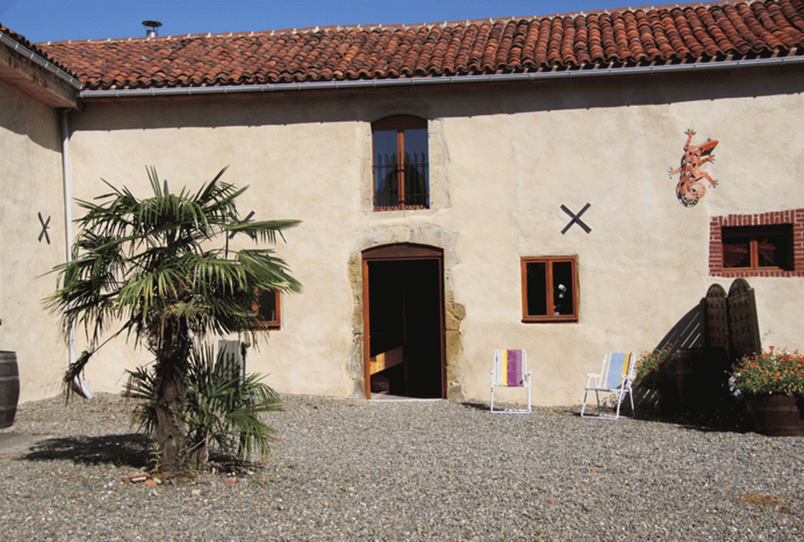 Gite with 2 bedrooms on Old Domaine of 6 Dwellings. Shared Pool. (MADIR104)