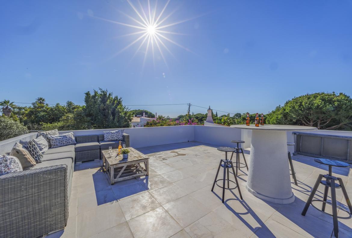 Luxury 6 bedroom holiday villa with private pool in Algarve Portugal (PV2528)