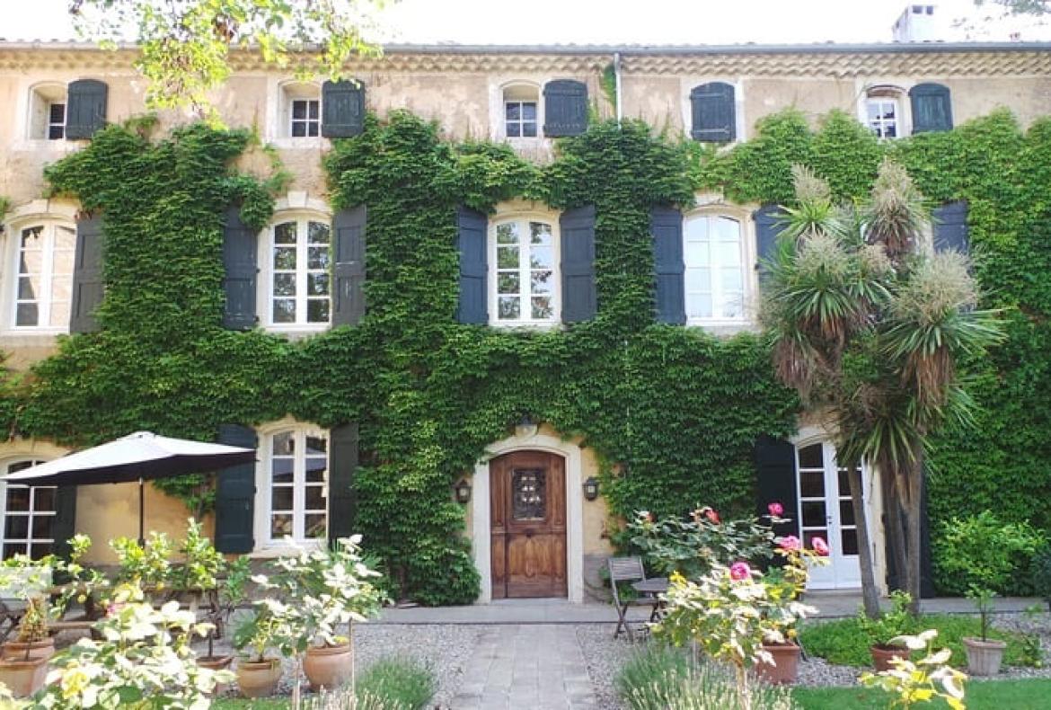 Luxury 18th century renovated manor house, heatable infinity pool near Pezenas. 6-7 bedrooms, sleeps 12-14. (PEZ132)