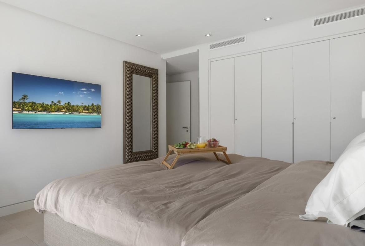 Luxury 5 bedroom holiday villa with private pool in Costa del Sol Spain (PV1115)
