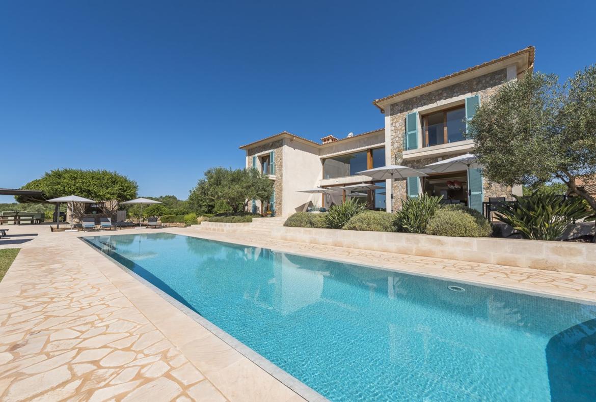 Luxury 6 bedroom holiday villa with private pool in Mallorca Spain (PV1752)