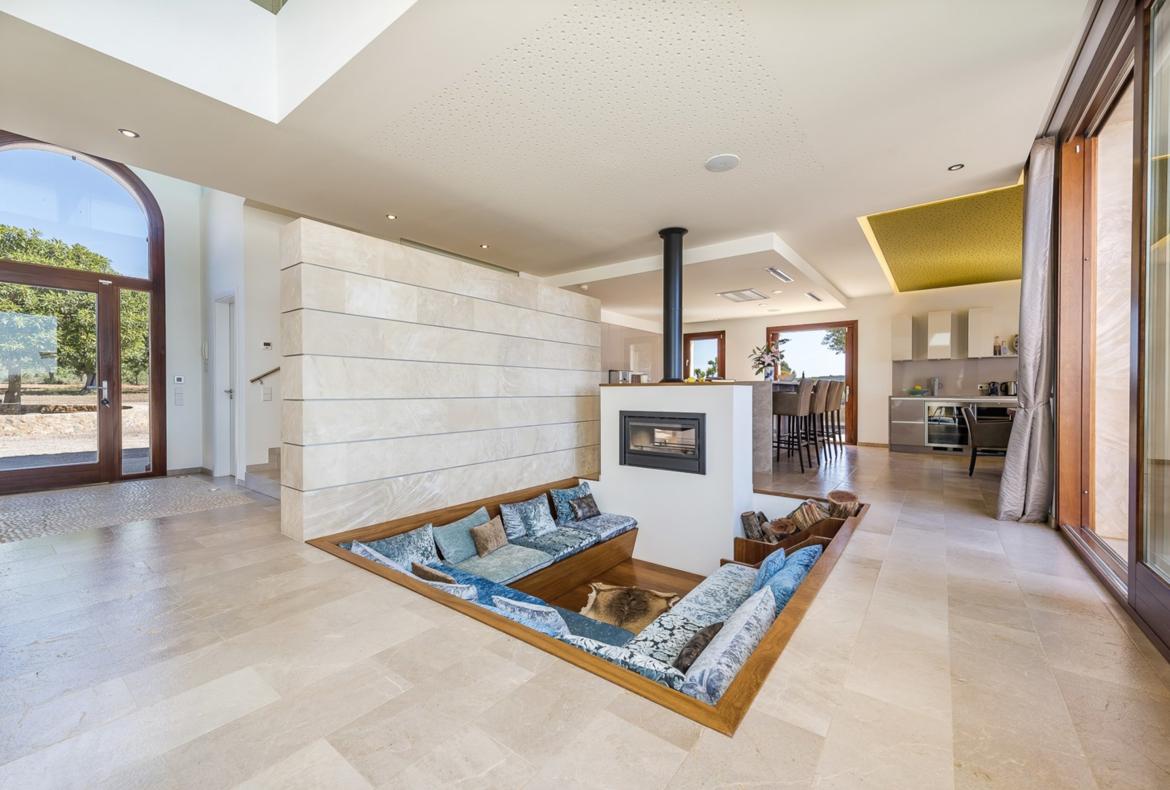 Luxury 6 bedroom holiday villa with private pool in Mallorca Spain (PV1752)