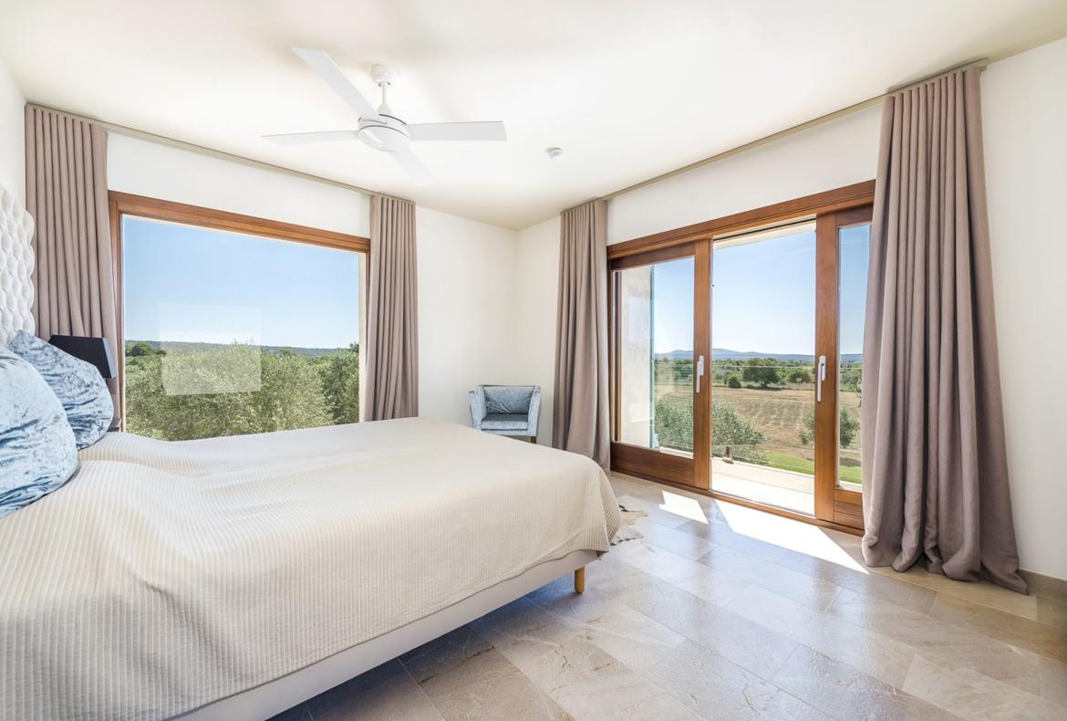 Luxury 6 bedroom holiday villa with private pool in Mallorca Spain (PV1752)