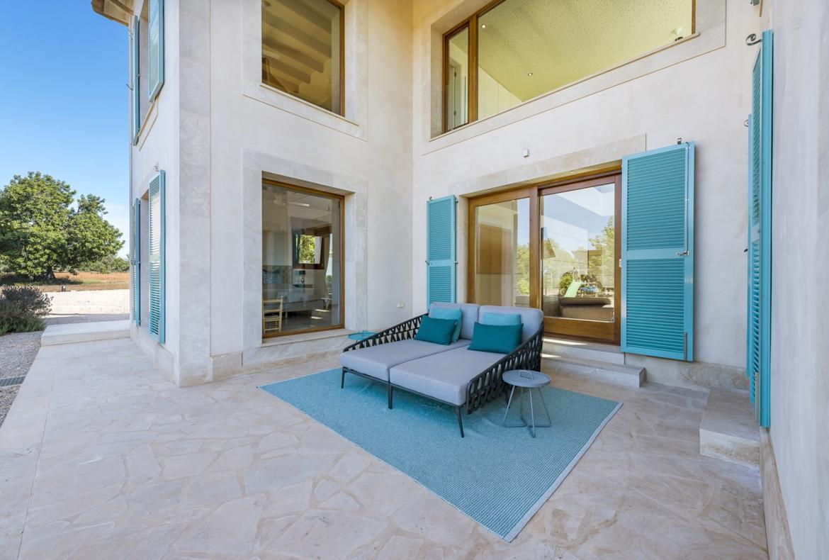 Luxury 6 bedroom holiday villa with private pool in Mallorca Spain (PV1752)