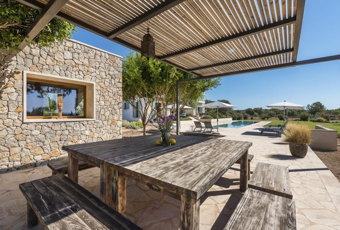 Luxury 6 bedroom holiday villa with private pool in Mallorca Spain (PV1752)