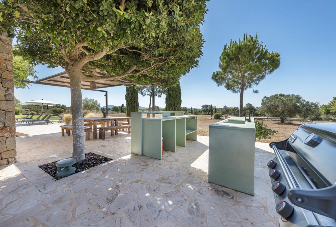 Luxury 6 bedroom holiday villa with private pool in Mallorca Spain (PV1752)