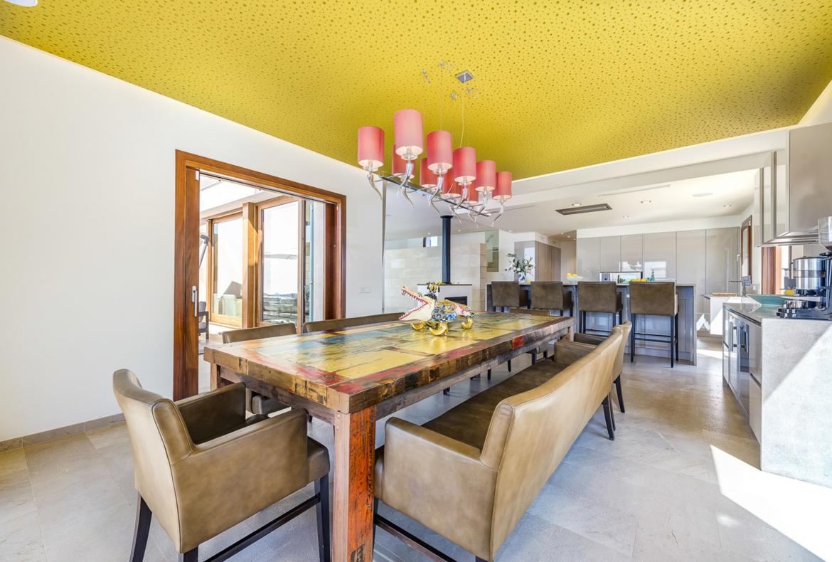 Luxury 6 bedroom holiday villa with private pool in Mallorca Spain (PV1752)