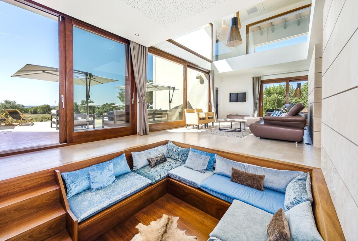 Luxury 6 bedroom holiday villa with private pool in Mallorca Spain (PV1752)