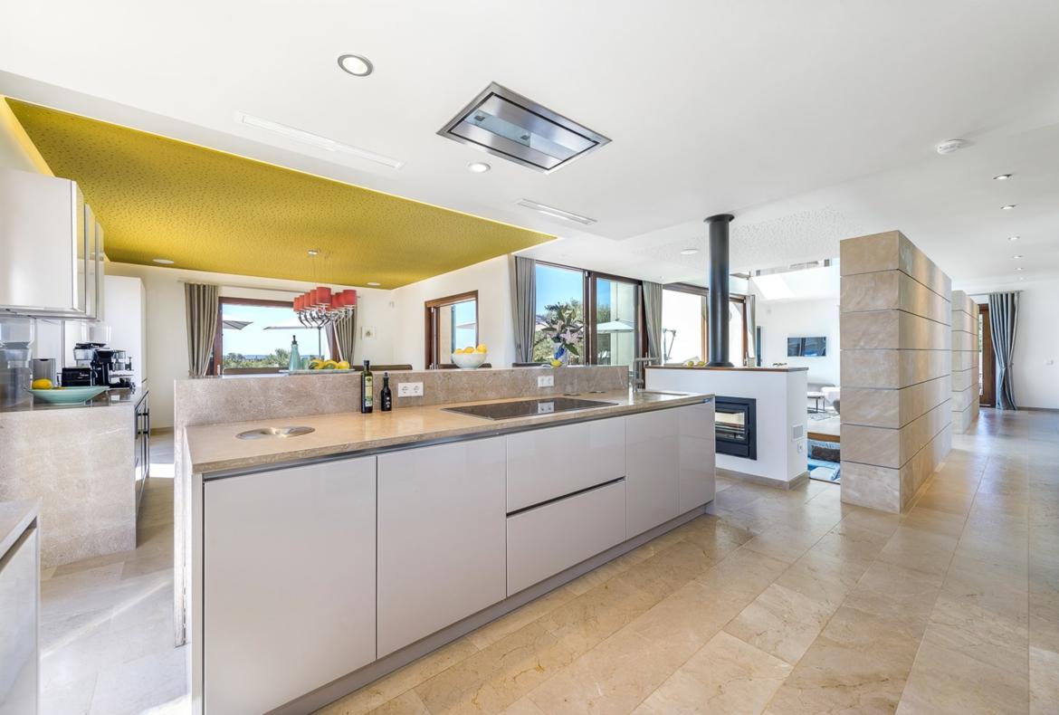 Luxury 6 bedroom holiday villa with private pool in Mallorca Spain (PV1752)