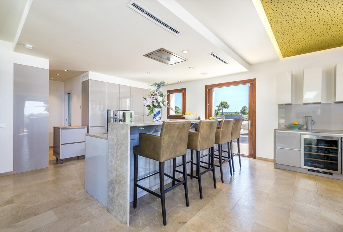 Luxury 6 bedroom holiday villa with private pool in Mallorca Spain (PV1752)