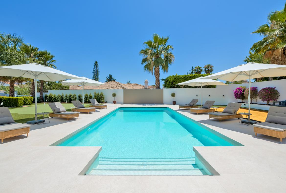 Luxury 6 bedroom holiday villa with private pool in Costa del Sol Spain (PV3001)