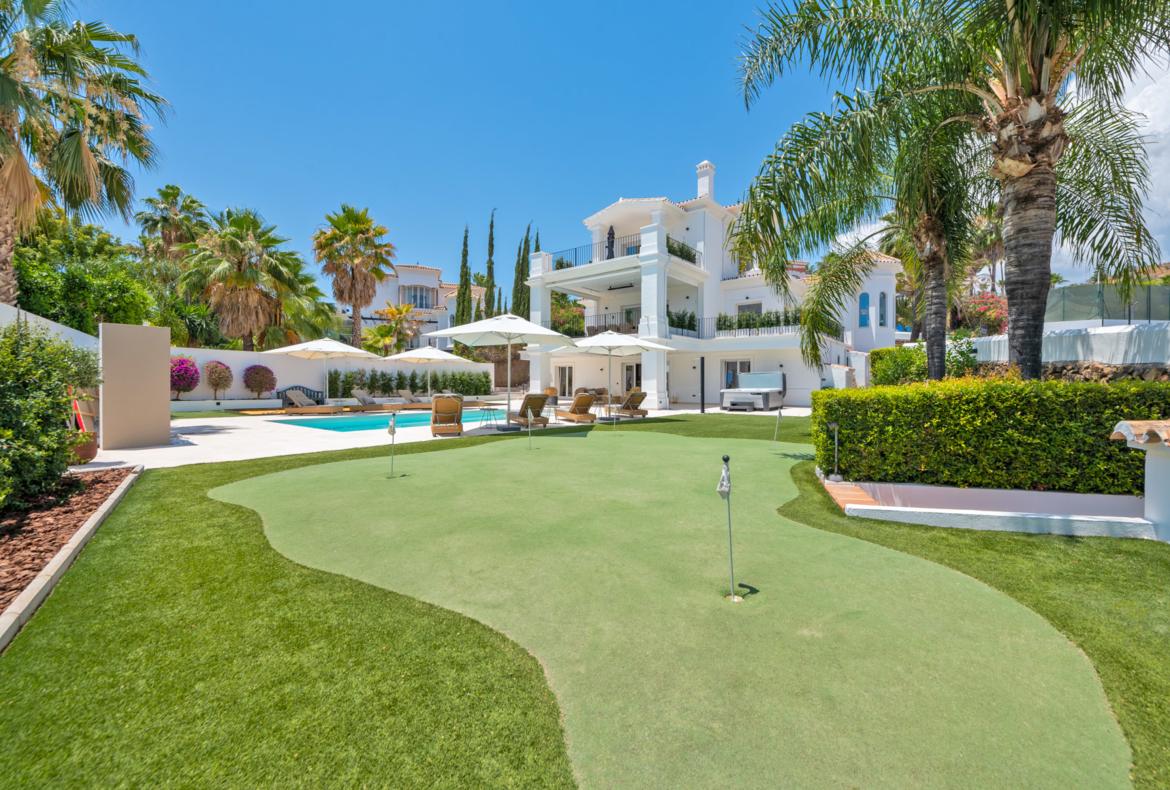 Luxury 6 bedroom holiday villa with private pool in Costa del Sol Spain (PV3001)