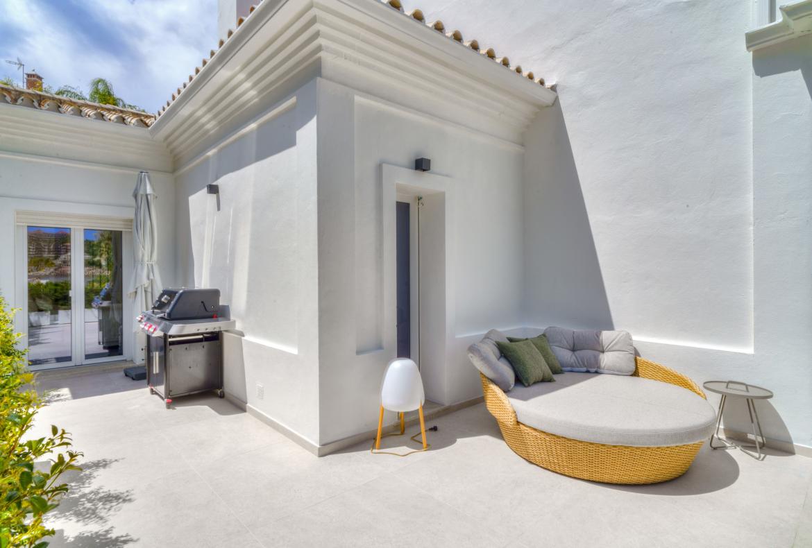 Luxury 6 bedroom holiday villa with private pool in Costa del Sol Spain (PV3001)