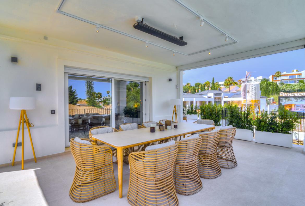 Luxury 6 bedroom holiday villa with private pool in Costa del Sol Spain (PV3001)