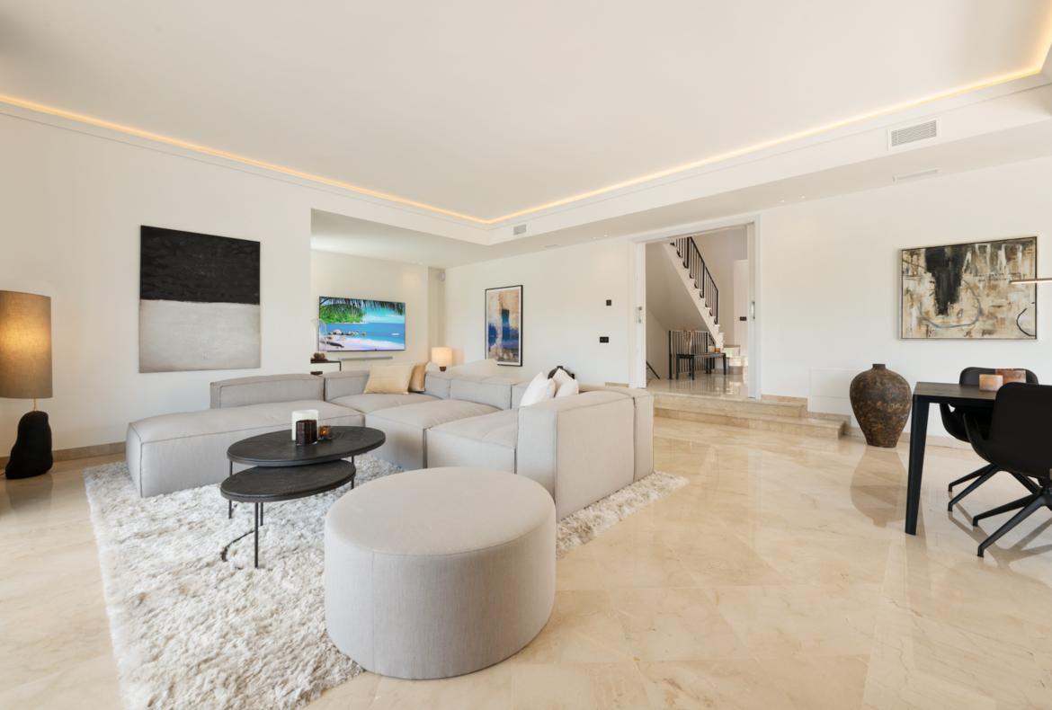 Luxury 6 bedroom holiday villa with private pool in Costa del Sol Spain (PV3001)