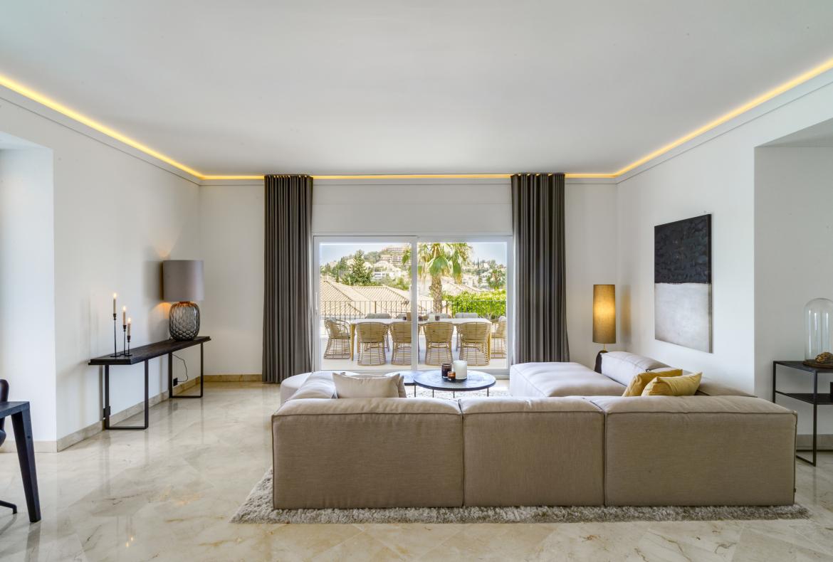 Luxury 6 bedroom holiday villa with private pool in Costa del Sol Spain (PV3001)