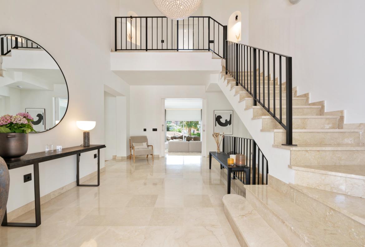 Luxury 6 bedroom holiday villa with private pool in Costa del Sol Spain (PV3001)