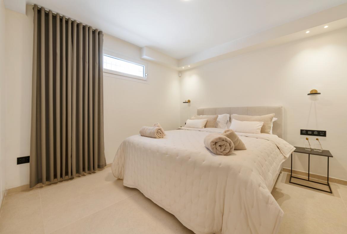 Luxury 6 bedroom holiday villa with private pool in Costa del Sol Spain (PV3001)