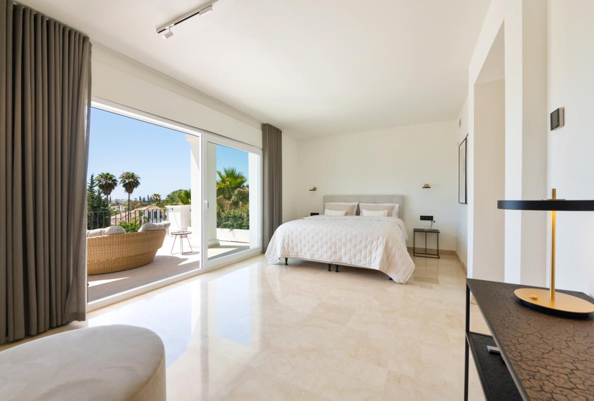 Luxury 6 bedroom holiday villa with private pool in Costa del Sol Spain (PV3001)