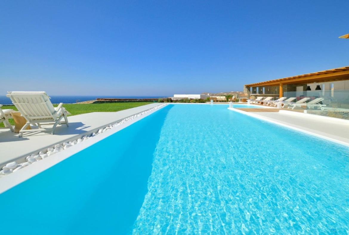 Luxury 4 bedroom holiday villa with private pool in Mykonos Greece (PV1364)