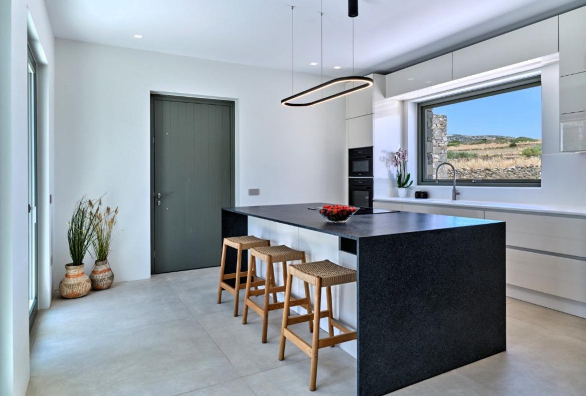 Luxury 6 bedroom holiday villa with private pool in Paros Greece (PV3002)