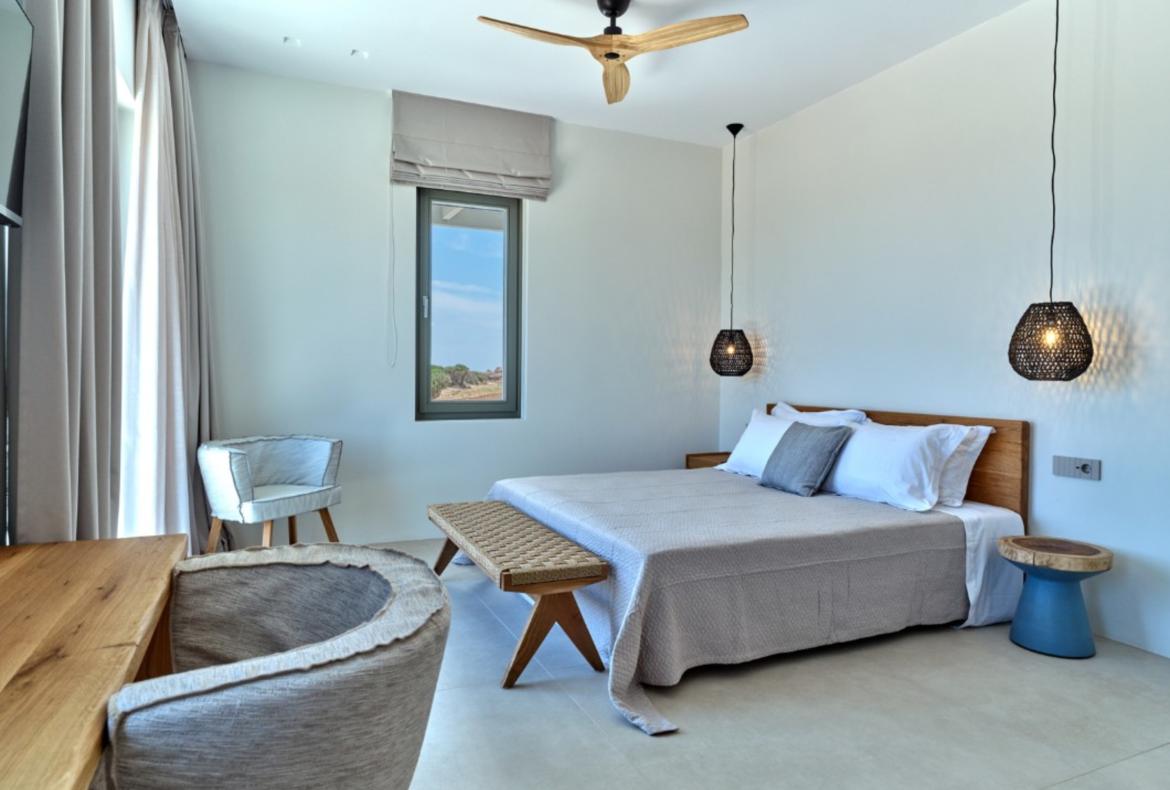 Luxury 6 bedroom holiday villa with private pool in Paros Greece (PV3002)