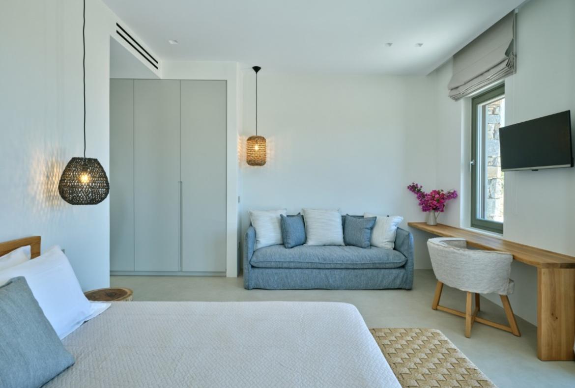 Luxury 6 bedroom holiday villa with private pool in Paros Greece (PV3002)