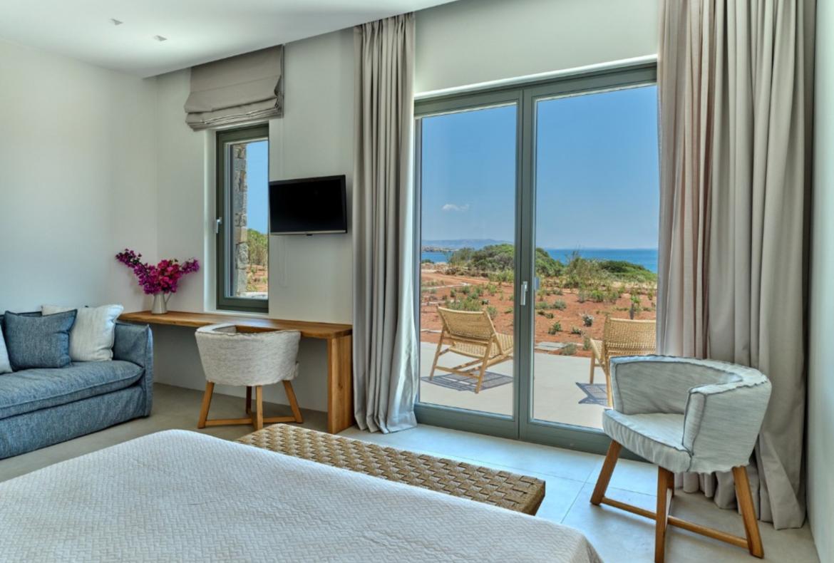 Luxury 6 bedroom holiday villa with private pool in Paros Greece (PV3002)