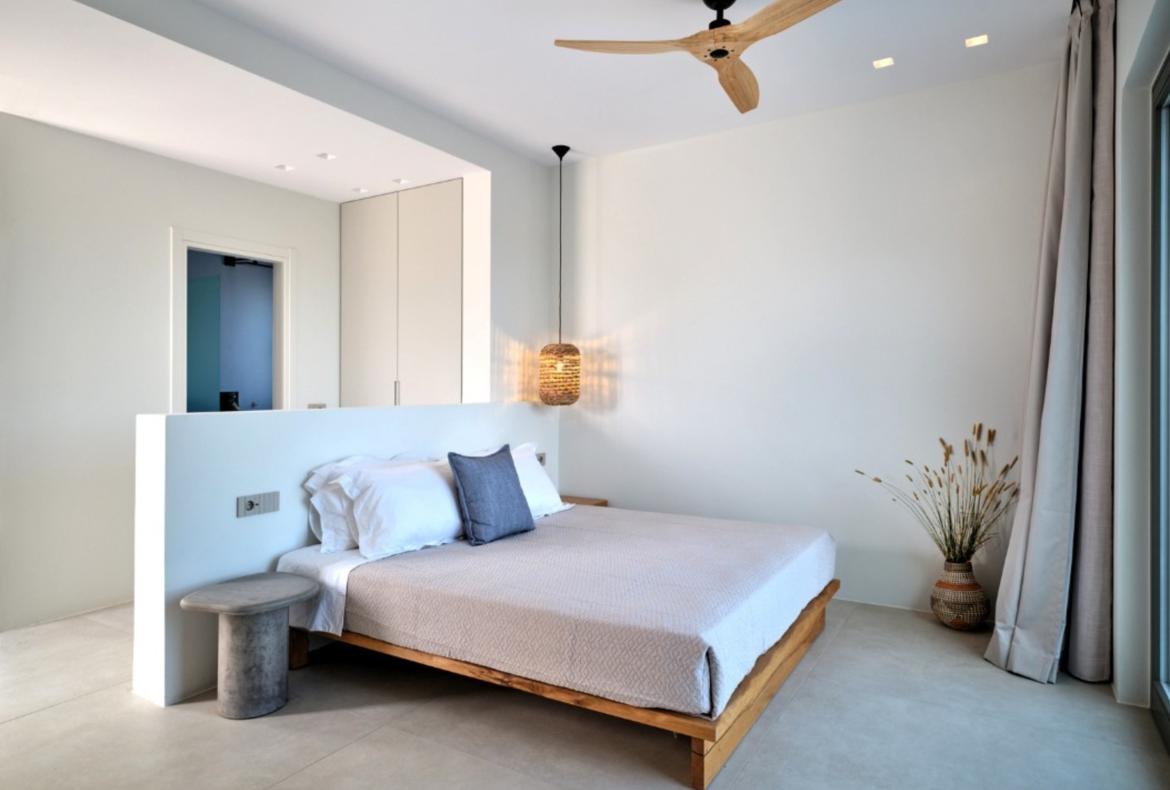Luxury 6 bedroom holiday villa with private pool in Paros Greece (PV3002)