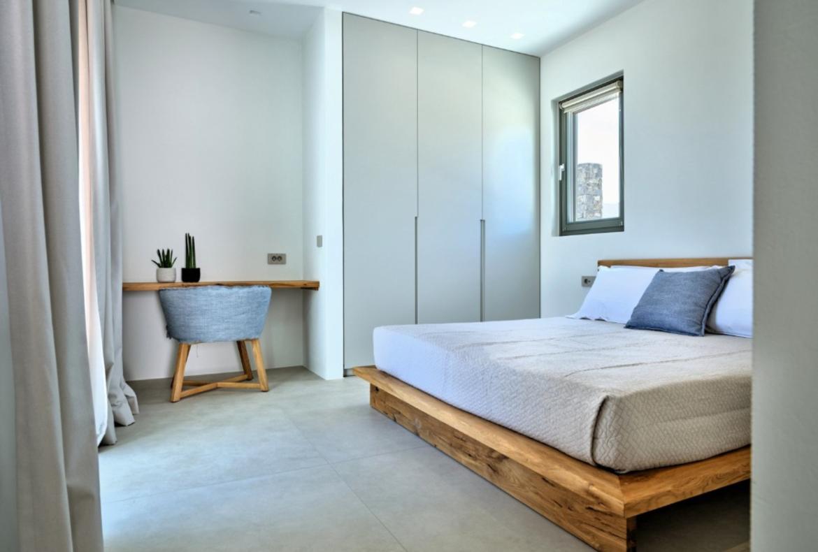Luxury 6 bedroom holiday villa with private pool in Paros Greece (PV3002)