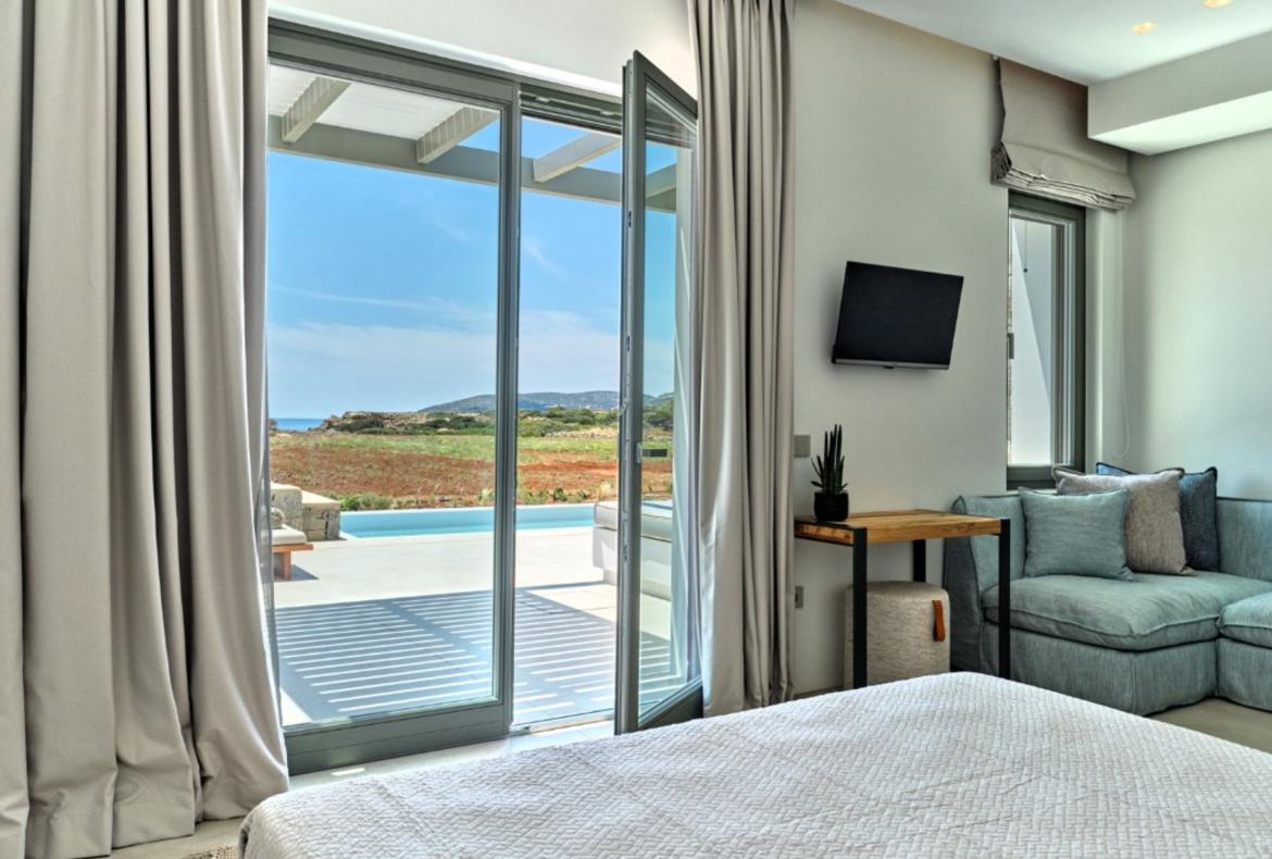 Luxury 6 bedroom holiday villa with private pool in Paros Greece (PV3002)