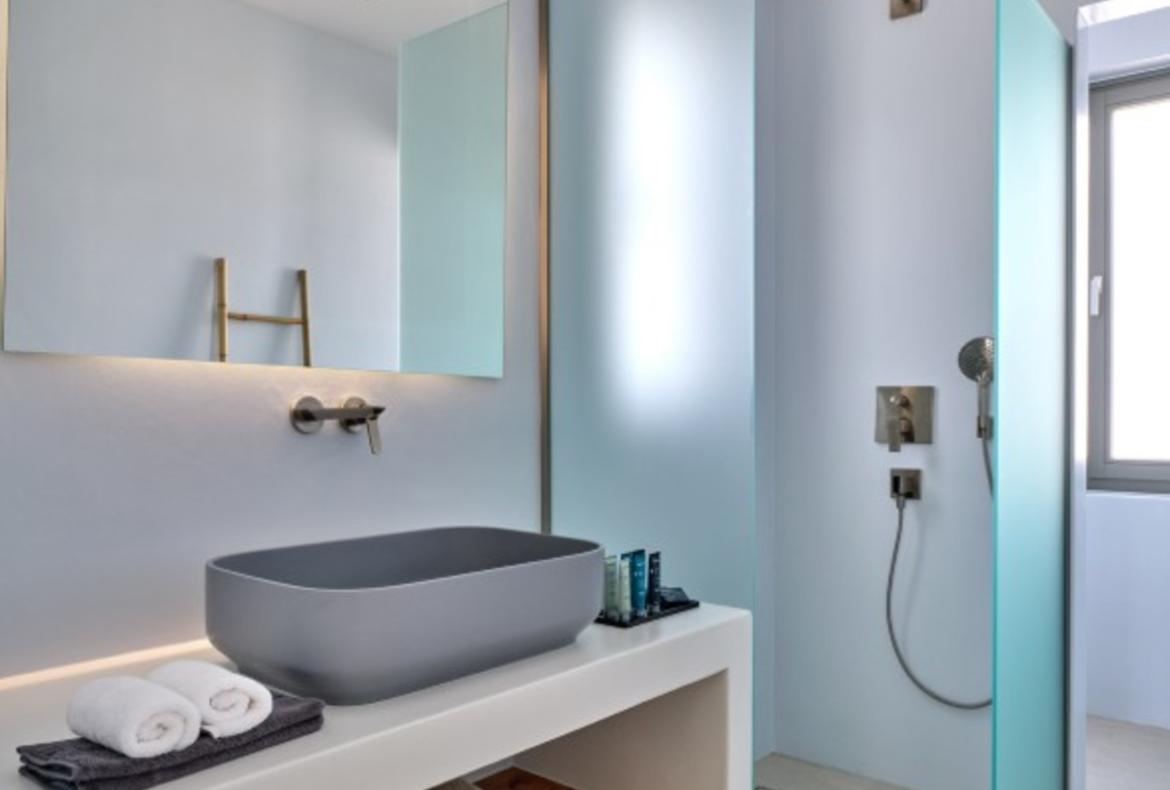 Luxury 6 bedroom holiday villa with private pool in Paros Greece (PV3002)