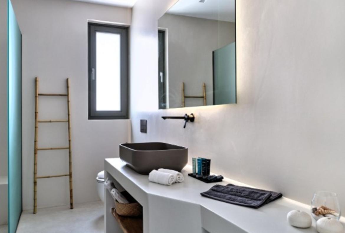 Luxury 6 bedroom holiday villa with private pool in Paros Greece (PV3002)