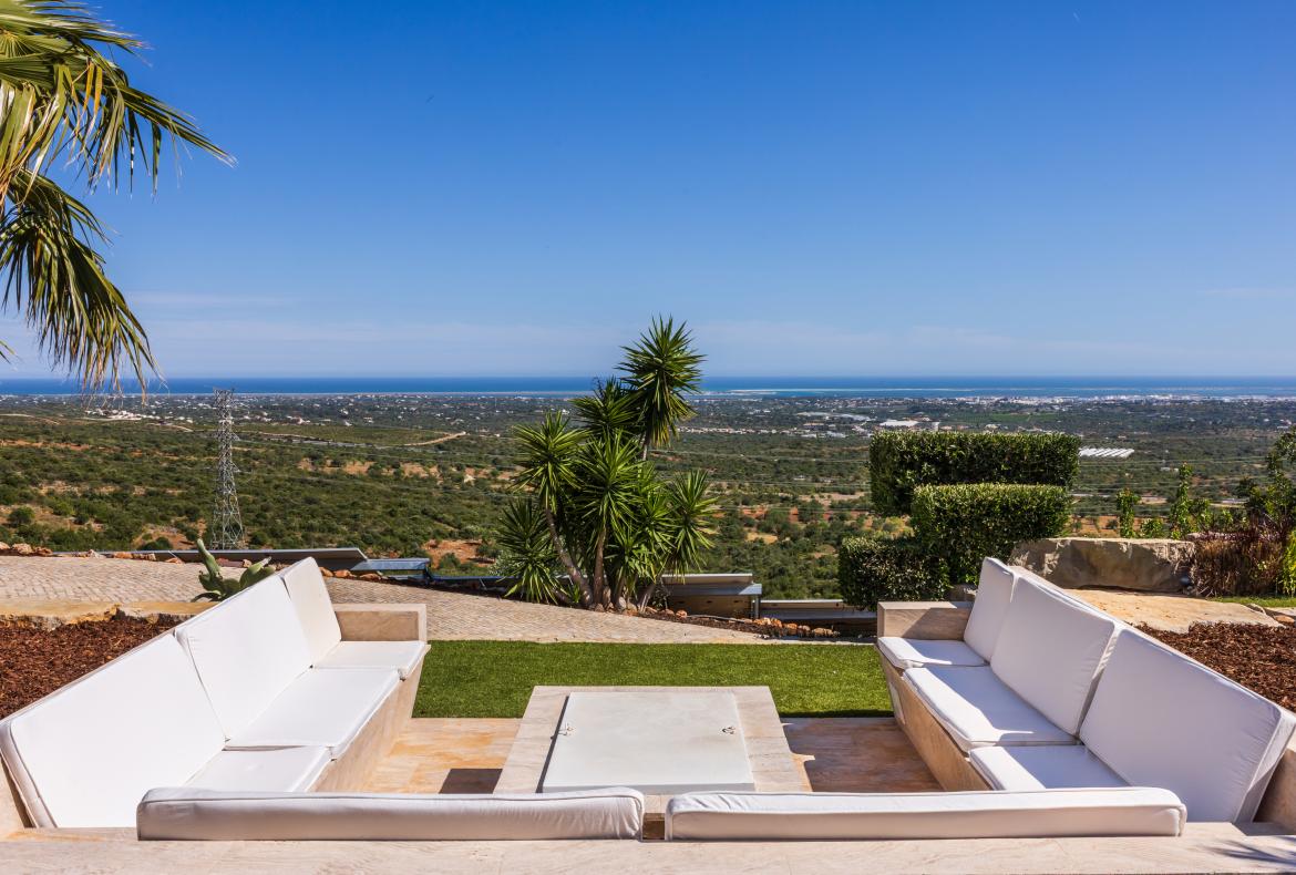 Luxury 7 bedroom holiday villa with private pool in Algarve Portugal (PV3003)