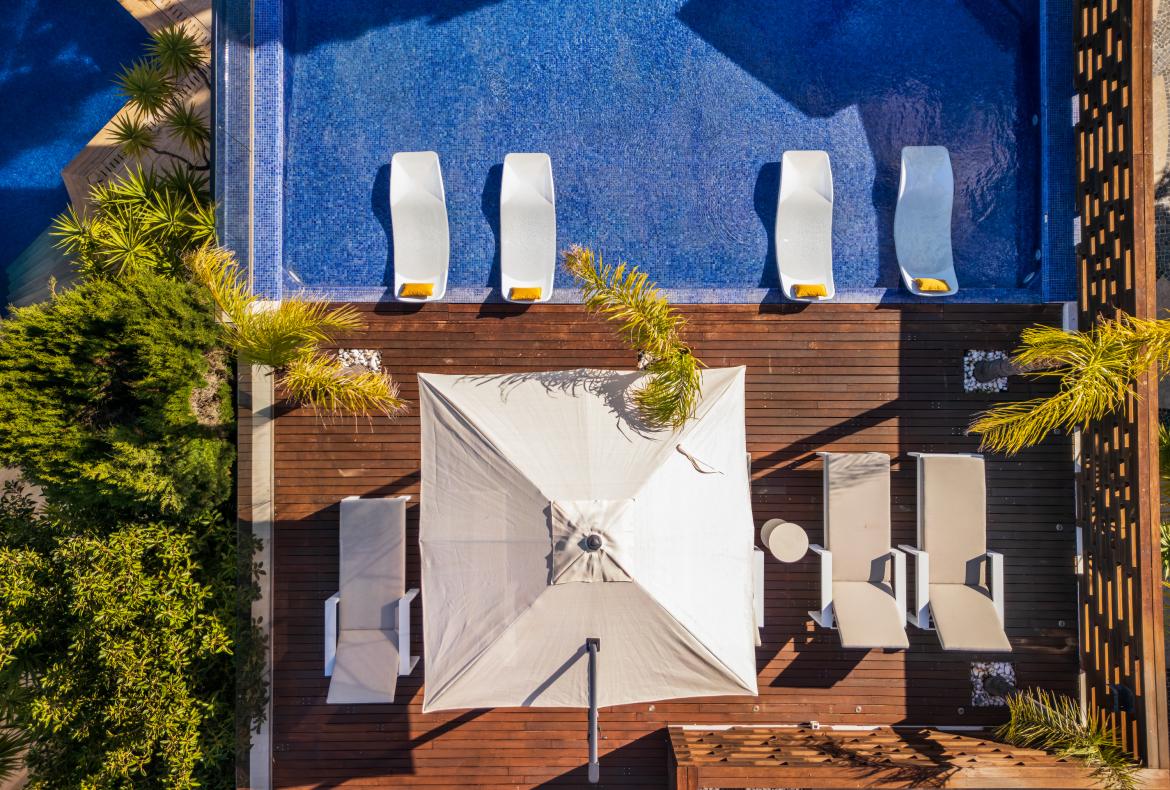 Luxury 7 bedroom holiday villa with private pool in Algarve Portugal (PV3003)