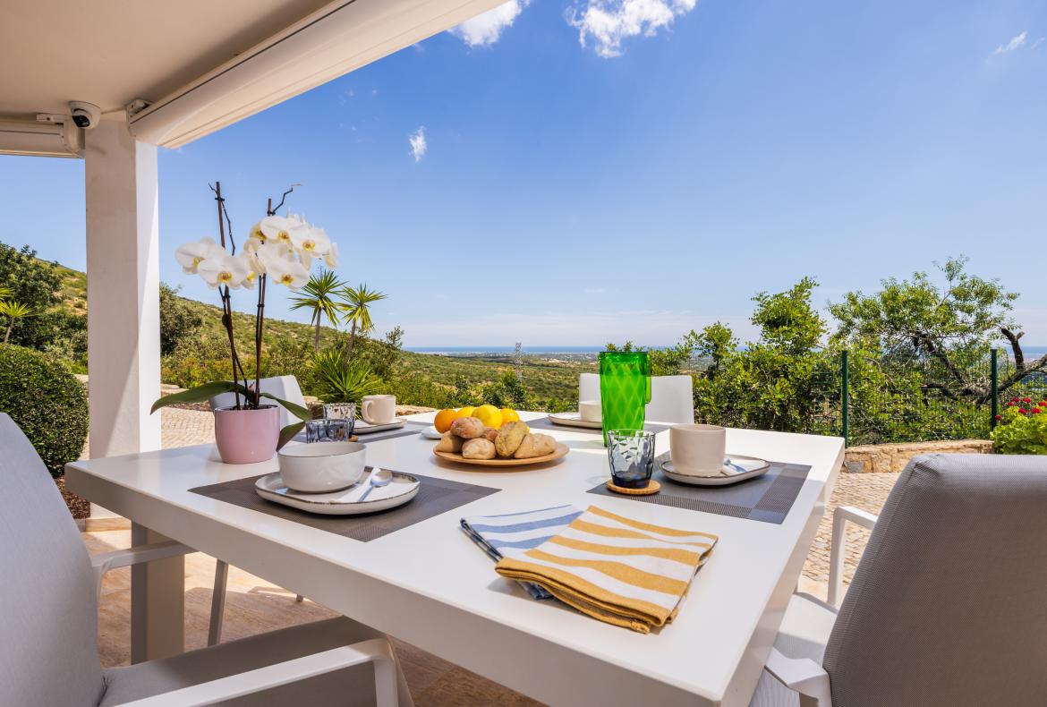 Luxury 7 bedroom holiday villa with private pool in Algarve Portugal (PV3003)