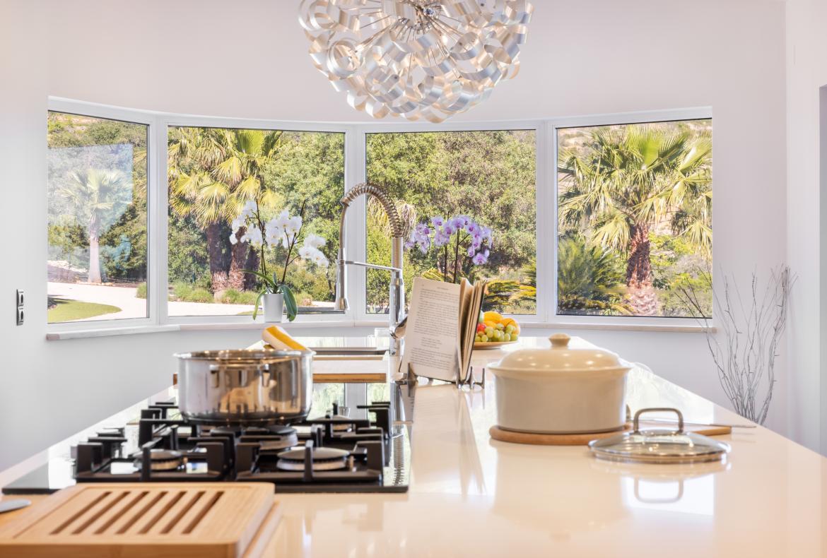 Luxury 7 bedroom holiday villa with private pool in Algarve Portugal (PV3003)