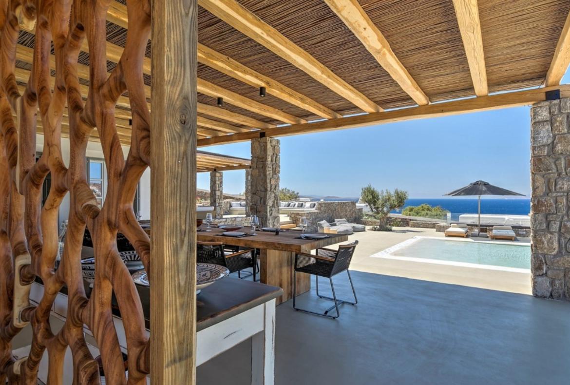 Luxury 5 bedroom holiday villa with private pool in Mykonos Greece (PV823)