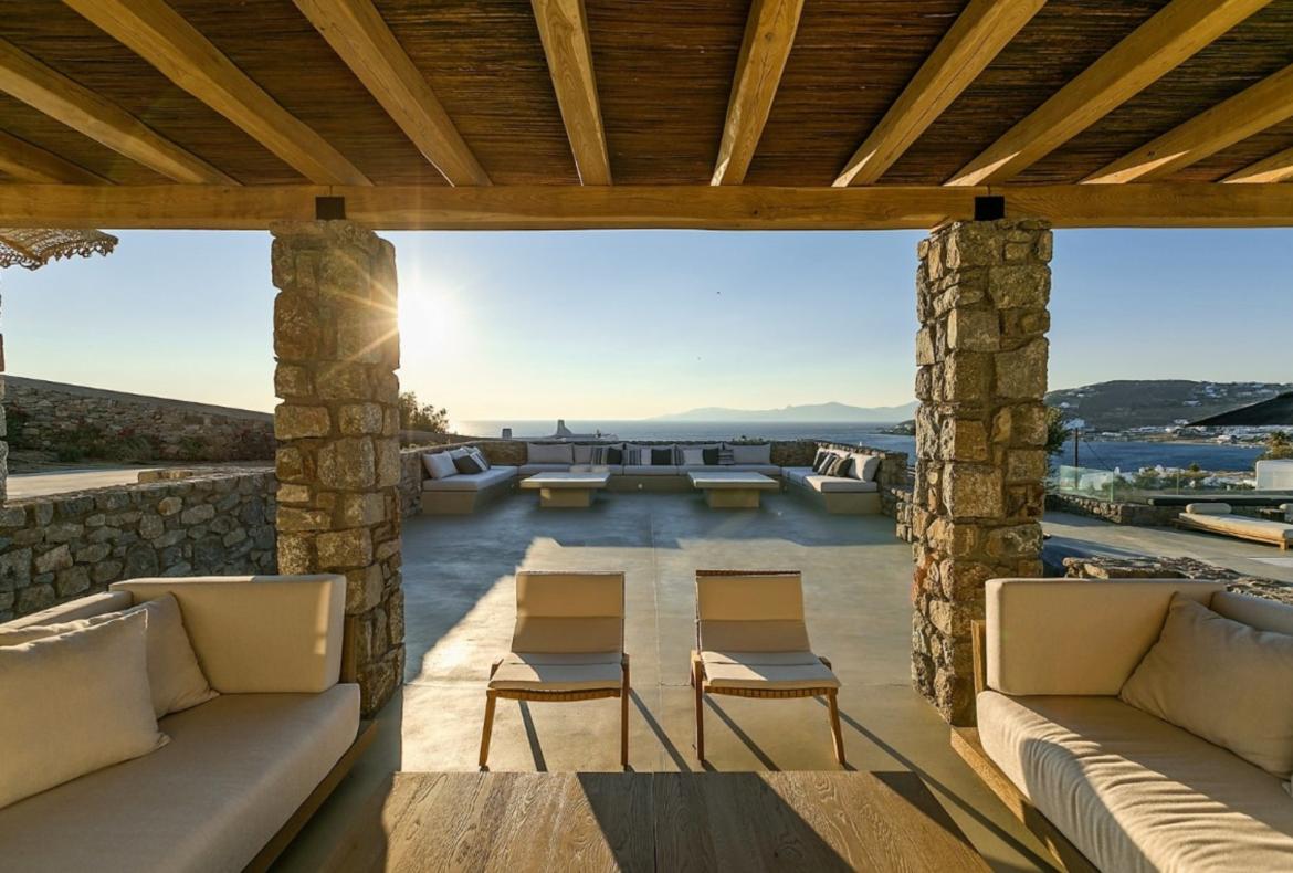 Luxury 5 bedroom holiday villa with private pool in Mykonos Greece (PV823)
