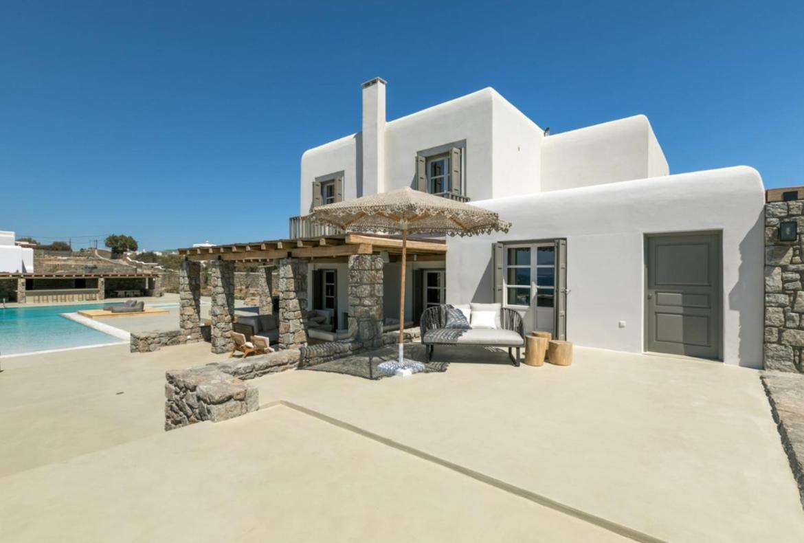 Luxury 5 bedroom holiday villa with private pool in Mykonos Greece (PV823)