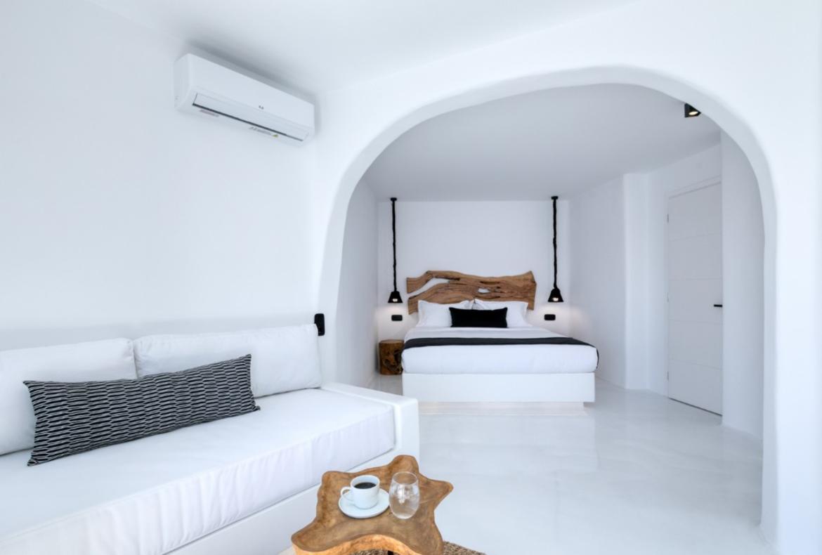 Luxury 5 bedroom holiday villa with private pool in Mykonos Greece (PV1349)