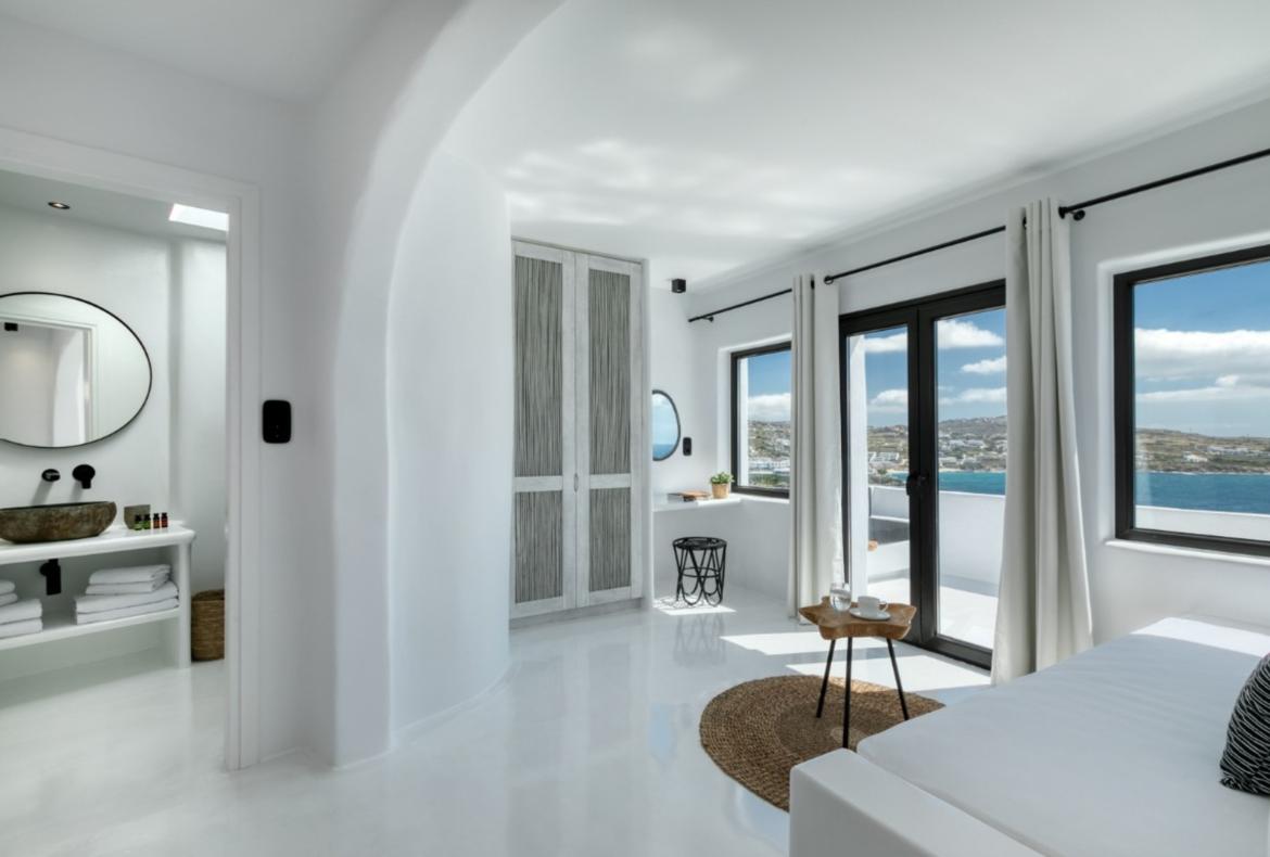 Luxury 5 bedroom holiday villa with private pool in Mykonos Greece (PV1349)