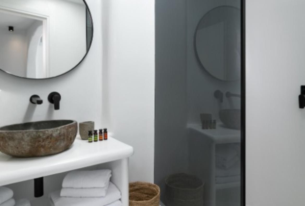 Luxury 5 bedroom holiday villa with private pool in Mykonos Greece (PV1349)